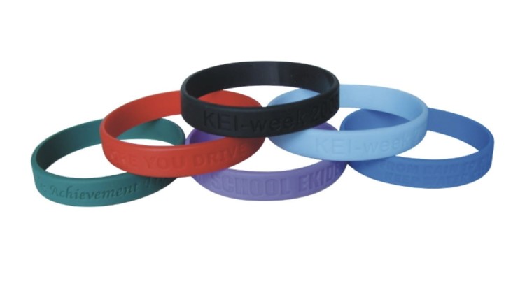 Opaski silikonowe z tłoczeniem wklęsłym - dostępne na zamównienie